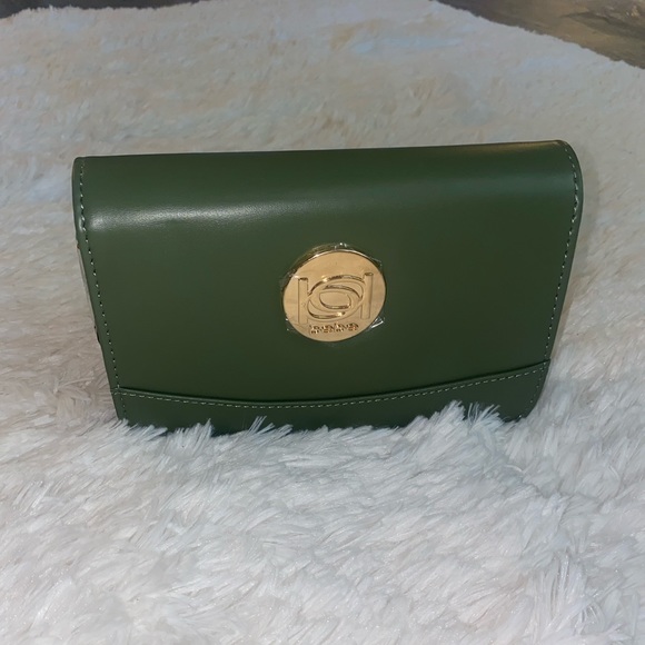 bebe MELENDY FLAP CROSSBODY - Picture 2 of 6